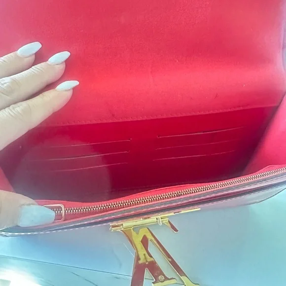 Vibrant LOUIS VUITTON Red Clutch with Gold Accent - Picture 4 of 7